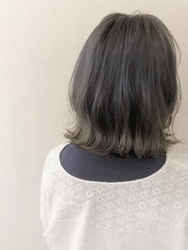 キャンバス バイ ネオリーブ 横浜西口(Canvas by neo.) 切りっぱなしボブ×透け感グレーアッシュ3