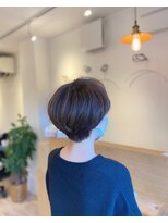 ハッコ(hacco) ひし形ツヤショート/グレージュへアカラー/フレンチカジュアル