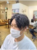 センターパート×ツイストパーマ