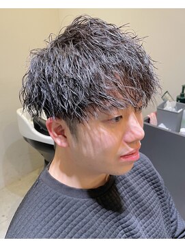 フリーク バーバーショップ 都島店(FREAK BARBER SHOP) 黒髪無造作ツイストスパイラルパーマツーブロックマッシュ