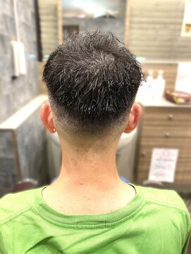 銀座マツナガ 神田店 ジェットモヒカン風ショートツイスパワイルドスキンフェード