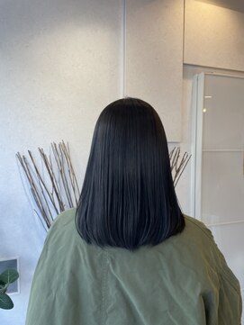 ウタリ(utari) 透明感グレーカラー【難波 桜川/髪質改善】