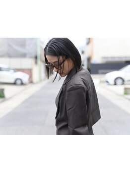 豊富な毛髪、商材知識で幅広い髪質の癖に対応◎低ダメージ処方で傷ませずしっかりと癖を伸ばすストレートに