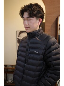 エディ(Edy) センターパートカルマヘアニュアンスパーマ韓国ヘア眉毛カット