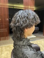 エヌア(ENURE)&nbsp;ツイストスパイラルパーマウルフスタイル