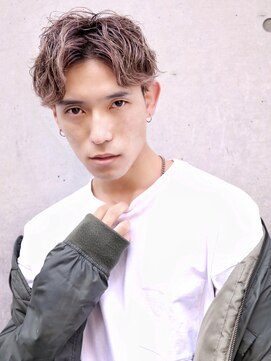 グルーマーズトウキョウ(GROOMER/S TOKYO) 【GROOMER/S 佐藤】 センターパート スタイル