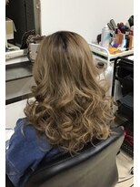 フラワー(Flower)&nbsp;巻き下ろしヘア