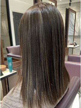アイフィール アヴェダ 瑞江店(i feel AVEDA) ハイライトのグレージュカラー