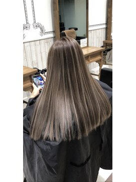 デザイン フォー ヘアー グランツ プロデュース バイ ヒス(Design for hair GRAnt'z) グレージュハイライトカラー