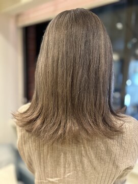 エイト新宿店(EIGHT shinjuku) ミルクティーグレージュ