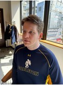 大人海外メンズ七三分けサイドパートフェードカット：尾上　雄輝