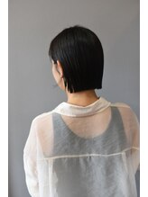 ジーニー(GeeNY) パツっと切りっぱなし外ハネボブ