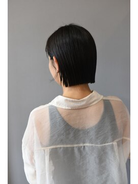 ジーニー(GeeNY) パツっと切りっぱなし外ハネボブ