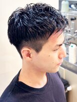 インタークロス&nbsp;20代30代40代メンズフェードカットパーマ短めツーブロック