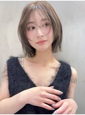 顔周り束感レイヤーボブ