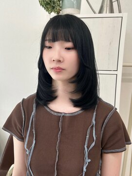 ルーナ(Luna) ハッシュカット レイヤーが映える◎ブルーブラックカラー