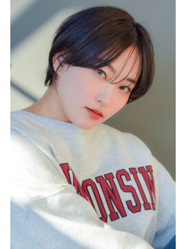 ウォークヘアーリリィ(Walk hair lily) ハンサムショート×ブルーブラック