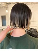 デザインカラーコントラストハイライト切りっぱなしボブ