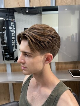 リレーションメンズヘアー(RELATION MEN'S HAIR) スペインカールセンターパートツーブロックフェード