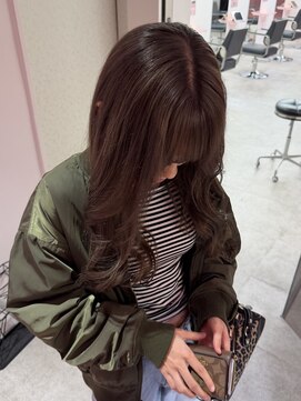 ダズリングディア(Dazzling Deer) ナチュラルブラウン／ロング／レイヤーカット／透明感カラー