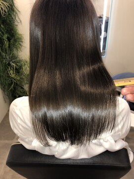 アールサロン アオヤマ(Rr SALON AOYAMA) アッシュグレーストレート