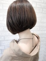 ジーナ 梅田(Zina)&nbsp;大人可愛い前下がりモードボブ