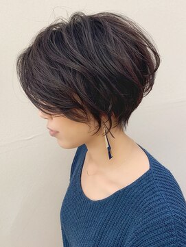 アヴァロン(AVALON) 直毛さんオススメ！立体感くびれショート×ボタニカルデジパ