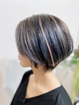 ヘア クリエイト ココカラ(hair create Cocokara) シルバーショート