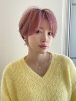 イヴォークトーキョーオーサカ(EVOKE TOKYO osaka)&nbsp;ピンクカラー ダブルカラー 耳かけ ショート 丸み 可愛い