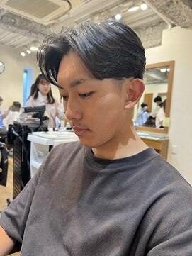 エクリ 麻布十番(equri) ニュアンスパーマセンターパート