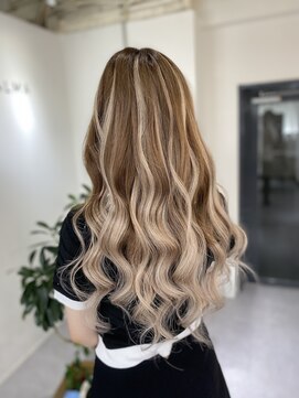 アルマバイロサ(ALMA by ROSA) バレイヤージュ×エクステ70枚/担当:【ギャル仙人】RENTA