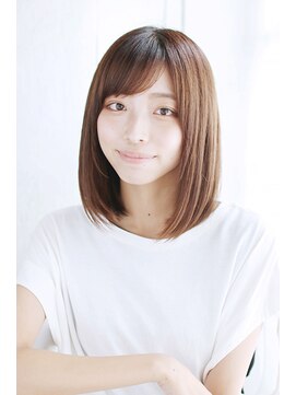 ヘアー シュプール(hair SPUR) ミディアム大人可愛いナチュラルストレートスタイル