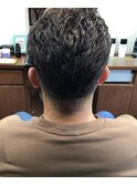 短髪黒髪アップバング刈り上げツーブロックマッシュ