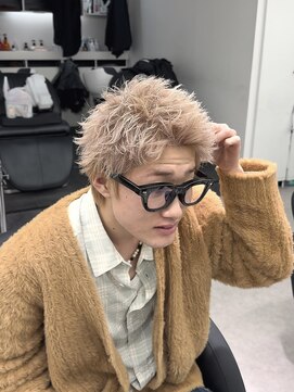 ペレ 渋谷(PELE) MEN’S HAIR/ブルーブラック/フェザーパーマ/渋谷