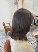 切りっぱなしとオリーブベージュ。