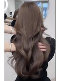 柔らかいミルクブラウン×レイヤーカット
