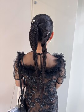 ウィークエンド(WeekenD) 編みおろしツインポニー