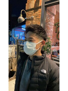 フォーコーナーズカットショップフェイビーズ 名古屋西(FourCornersCutShop favey's) ショートバング【ビジネスマン】【刈り上げ】