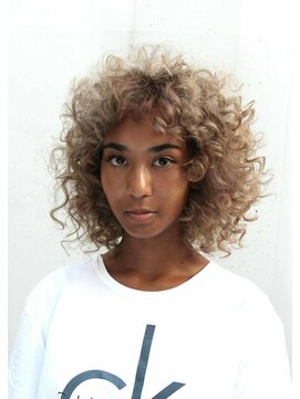 ラブ ロック Love' Lock スパイラルパーマ・くるくるセット・グレージュ・ナディア