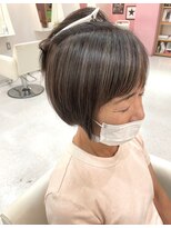 リップス デリコ(LIPS derico)&nbsp;【白髪ぼかしハイライト】　 施術前の写真は右にスワイプ