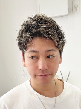 スイ(suiw) ハイトーンハイライトアップバングショートパーマ【suiw】昭和町