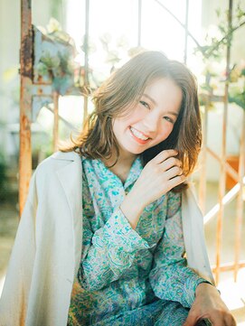 スタリー(Starry) 外ハネ重めウルフ20代/30代/40代/ハレマチ通り