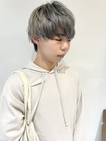 イル(ill)&nbsp;くせ毛 ブリーチ ハイトーン マッシュ シルバー