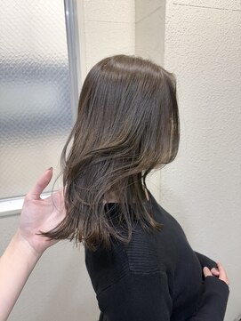 シック(chic.) 透明感khaki beige♪