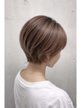 ゴットイズム(GOTTO ISM) ハイライトで透明感！大人女子ショート