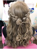 〇後ろ姿がラブ可愛い~『編み込みバックに立体リボンハーフ♪』