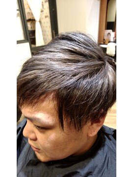 レヴィ(Levie) 一味違うツーブロックスタイル