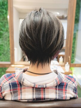 ヘアデザイン ステラ(hair design sTella) ☆今どきショートスタイルにスパイスを効かせたデザインカラー☆