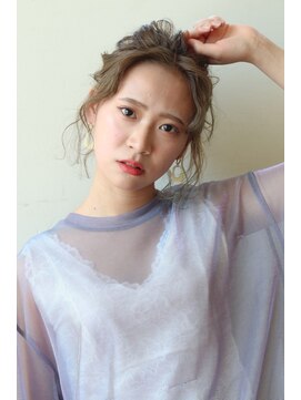 バルス(BLS) センターパートの波ウェーブがかわいい!外国人風ルーズなセット