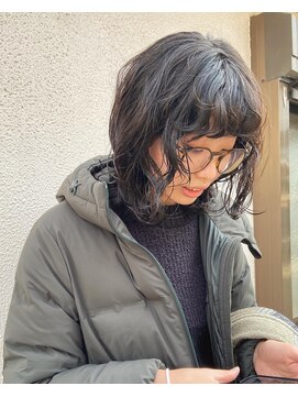 ウェウェ(wewe) ミディアムレイヤー ウェーブパーマ ゆるっとパーマ